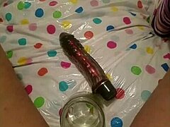 成熟的美熟女Dee用假阳具喷射