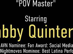 Gabby Quinteros,一个曲线优美的成熟女人,拥有大乳头,享受激烈的性爱并获得令人满意的高潮。